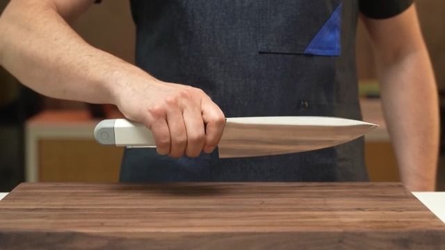 Američané se chlubí unikátním nožem. Lezou ale do zelí Čechům